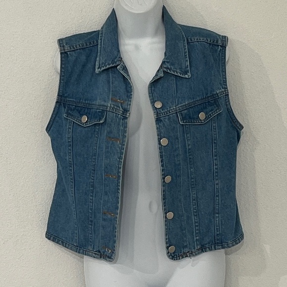 Arizona Jean Company Jackets & Blazers - Arizona Denim Sleeveless Vest Size S?